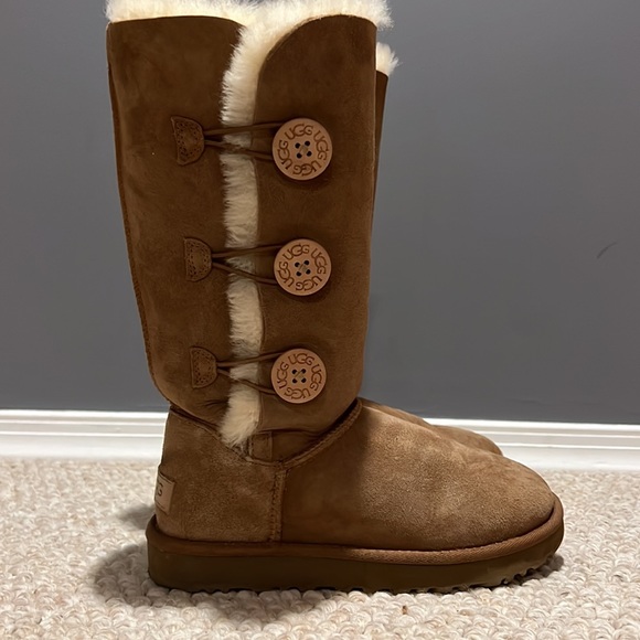 Ugg Boots - Woman’s Size 6 - Picture 5 of 15